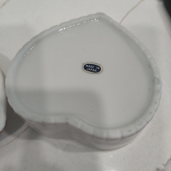 Christmas Tree Trinket Box Ceramic - Picture 3 of 4